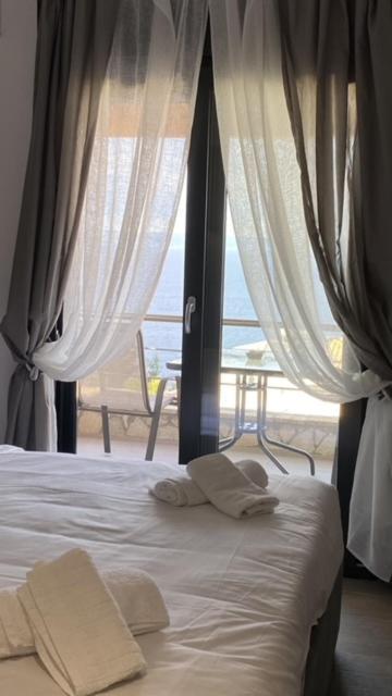 Afytos Sea View Apartment Ngoại thất bức ảnh